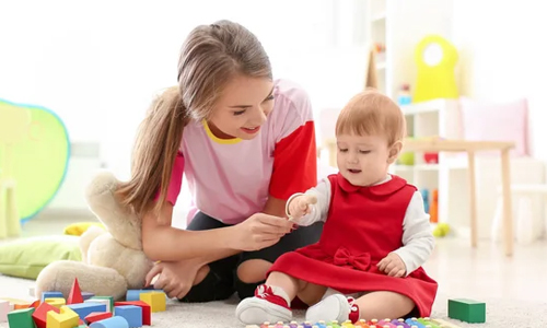 Photo of Cartagena's cathedral at the background and some colonial style houses