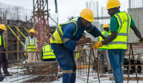 Photo of Cartagena's cathedral at the background and some colonial style houses